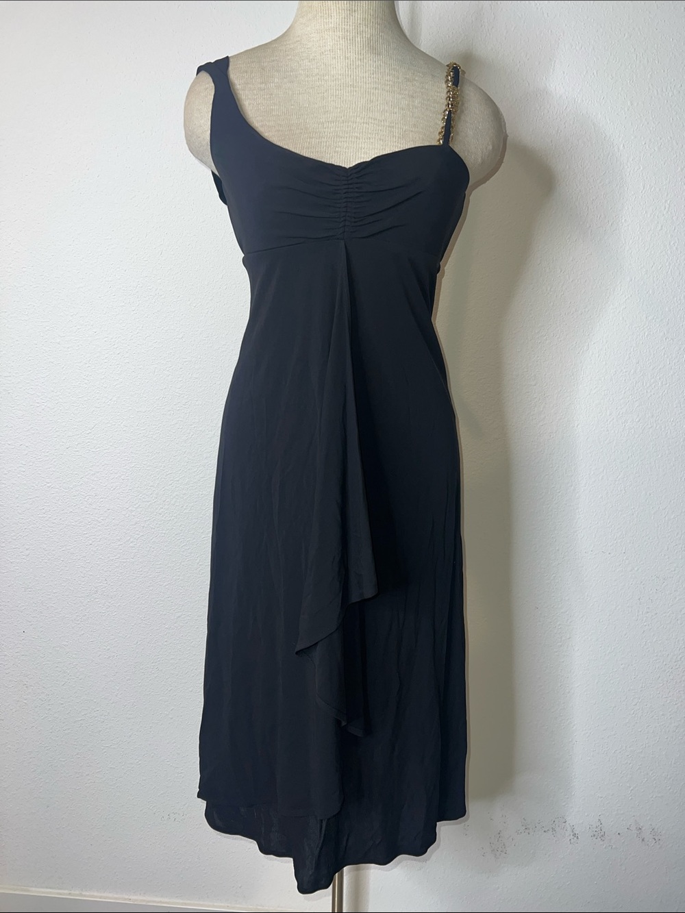MaxMara Pianoforte Elegant Black Sleeveless Midi Dress with Draped Front